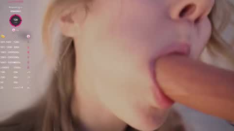 Snapshot of cute_pie_an chatting on 02-19-25, 05:16 AN online show from 02-19-25, 05:16