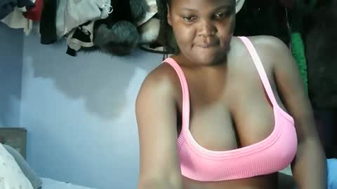 cute_roxie online show from 03-24-26, 02:49