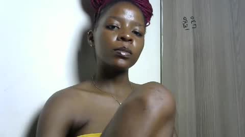 Snapshot of cute_sexy3 chatting on 01-28-25, 07:00 SHARON online show from 01-28-25, 07:00