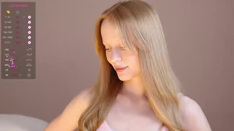 Snapshot of cute_shine chatting on 02-14-25, 09:45  Hey im Kristina Thank you for your support  online show from 02-14-25, 09:45