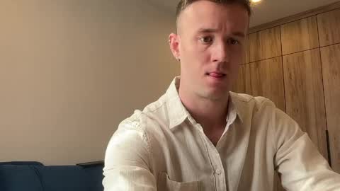 cute_skywalker online show from 04-22-26, 07:44