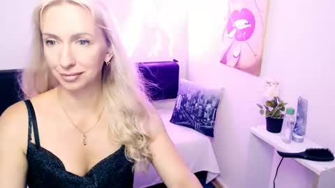 cute_smile_shy online show from 07-11-26, 09:49