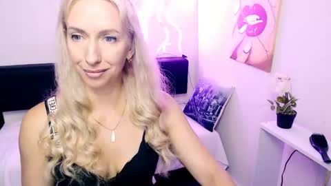 cute_smile_shy online show from 07-13-26, 09:39