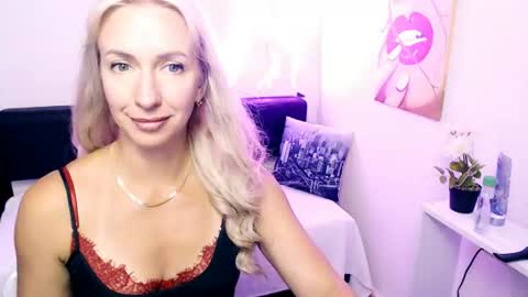 cute_smile_shy online show from 07-25-26, 10:40