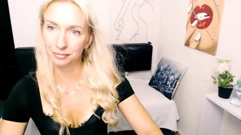 cute_smile_shy online show from 08-04-26, 09:06
