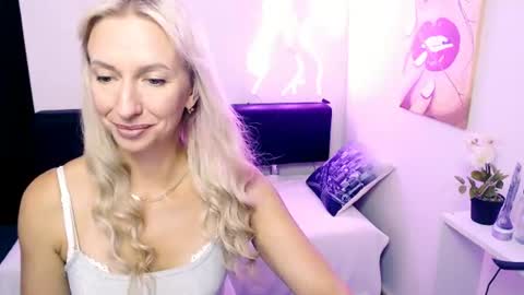 cute_smile_shy online show from 08-09-26, 10:26