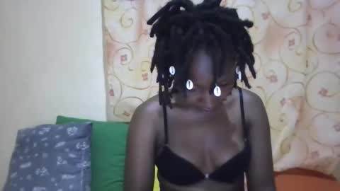 Snapshot of cute_xeniah chatting on 10-15-25, 03:06 cute_xeniah online show from 10-15-25, 03:06