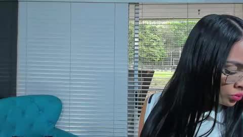 Snapshot of cuteanddesesperate chatting on 02-22-25, 04:40 WANNA SEE MORE OF TWINS online show from 02-22-25, 04:40