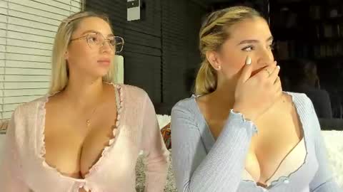 WANNA SEE MORE OF TWINS              online show from 06-25-26, 05:12