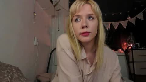 Snapshot of cuteasfuck_ chatting on 11-21-25, 02:27 Amy online show from 11-21-25, 02:27