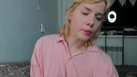 Snapshot of cuteasfuck_ chatting on 11-29-25, 03:04 Amy online show from 11-29-25, 03:04