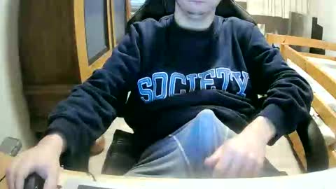 Cuteboy090 online show from 03-18-26, 09:12