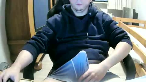 Cuteboy090 online show from 03-25-26, 02:45
