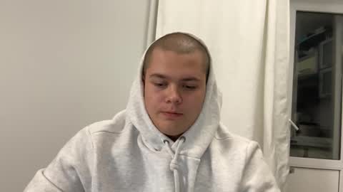 Snapshot of cutebutnaughty_ chatting on 10-08-25, 06:27 Alex online show from 10-08-25, 06:27