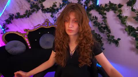 Snapshot of cuteefoxy chatting on 10-19-25, 01:56 Foxy online show from 10-19-25, 01:56