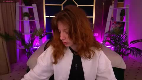 Snapshot of cuteefoxy chatting on 10-21-25, 07:20 Foxy online show from 10-21-25, 07:20