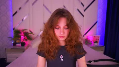 Snapshot of cuteefoxy chatting on 10-28-25, 02:31 Foxy online show from 10-28-25, 02:31