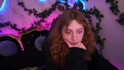 Snapshot of cuteefoxy chatting on 11-03-25, 02:18 Foxy online show from 11-03-25, 02:18