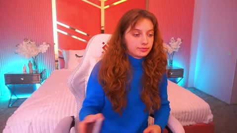 Snapshot of cuteefoxy chatting on 11-06-25, 02:51 Foxy online show from 11-06-25, 02:51