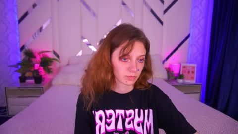 Snapshot of cuteefoxy chatting on 11-11-25, 02:28 Foxy online show from 11-11-25, 02:28