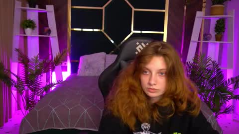 Snapshot of cuteefoxy chatting on 11-14-25, 02:16 Foxy online show from 11-14-25, 02:16