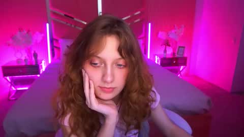 Snapshot of cuteefoxy chatting on 11-20-25, 03:34 Foxy online show from 11-20-25, 03:34