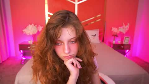 Snapshot of cuteefoxy chatting on 11-25-25, 03:01 Foxy online show from 11-25-25, 03:01