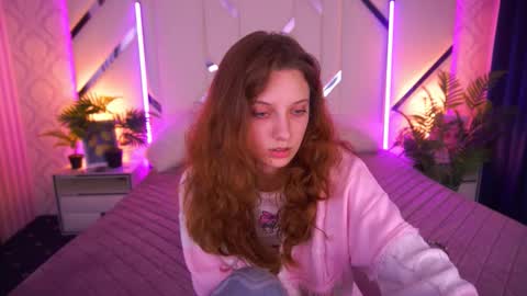 Snapshot of cuteefoxy chatting on 11-27-25, 02:41 Foxy online show from 11-27-25, 02:41