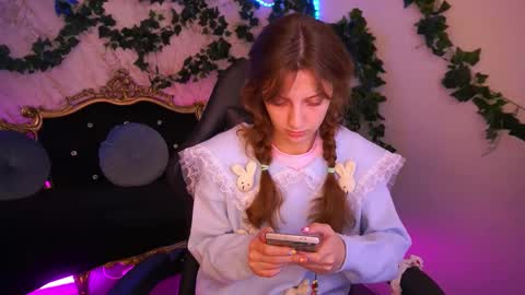 Snapshot of cuteefoxy chatting on 11-28-25, 02:53 Foxy online show from 11-28-25, 02:53