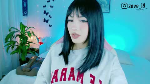 Snapshot of cuteezoe chatting on 05-19-26, 04:19 Zoe online show from 05-19-26, 04:19