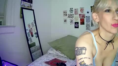 Bella online show from 11-25-25, 07:52