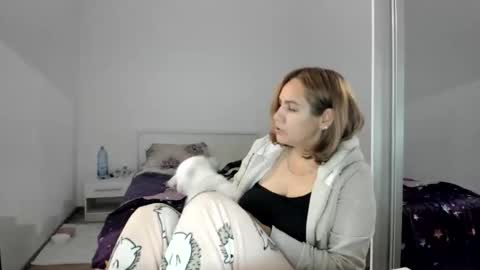 Snapshot of cutehana chatting on 10-16-25, 04:52 MADY online show from 10-16-25, 04:52