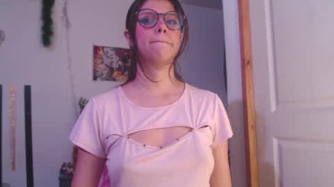 Snapshot of cutehaome chatting on 09-28-25, 02:44 haome online show from 09-28-25, 02:44