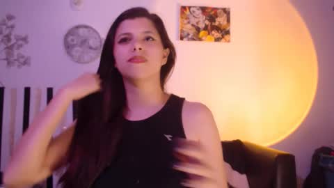 Snapshot of cutehaome chatting on 12-18-25, 02:06 haome online show from 12-18-25, 02:06