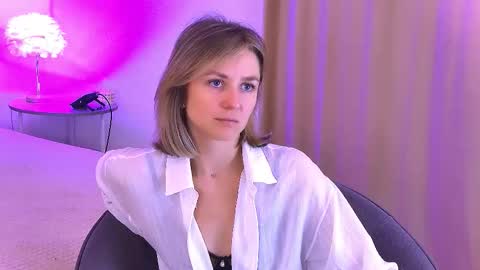 cutemirage online show from 10-22-25, 02:28