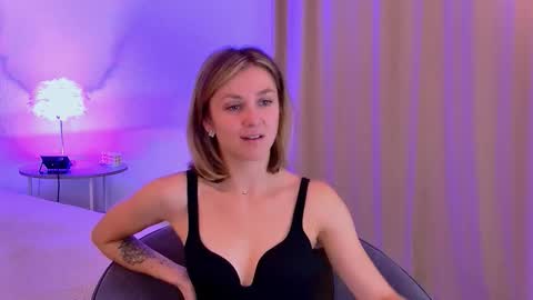 cutemirage online show from 10-29-25, 03:03