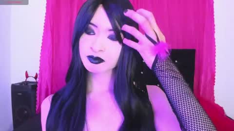 Snapshot of cutenaked_8 chatting on 07-24-26, 01:03 Natalie online show from 07-24-26, 01:03