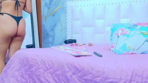 cutepetitee online show from 10-19-25, 07:47