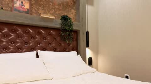 Kim online show from 12-19-25, 03:30