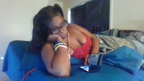 Snapshot of cuteshotkiki chatting on 10-23-25, 01:43 mary mack online show from 10-23-25, 01:43