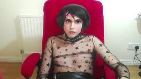 Snapshot of cutest_princess chatting on 11-01-25, 11:07 cutest_princess online show from 11-01-25, 11:07