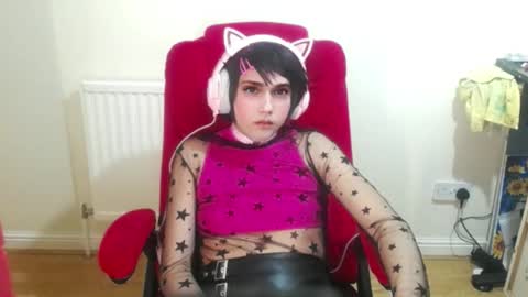 Snapshot of cutest_princess chatting on 11-09-25, 12:09 cutest_princess online show from 11-09-25, 12:09