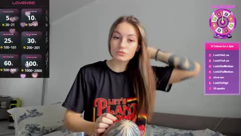 Snapshot of cutestdemon chatting on 02-27-25, 06:07 Im saving up to fix my favorite car online show from 02-27-25, 06:07