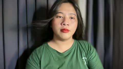 cute online show from 06-17-26, 07:11