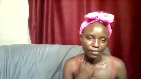 Snapshot of cutey_lunar chatting on 02-16-25, 08:33 cutey_lunar online show from 02-16-25, 08:33