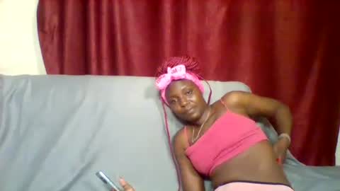 Snapshot of cutey_lunar chatting on 02-17-25, 02:42 cutey_lunar online show from 02-17-25, 02:42