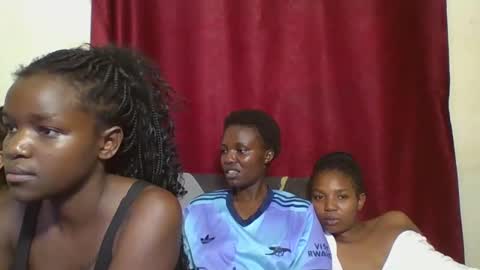 Snapshot of cutey_lunar chatting on 02-25-25, 12:47 cutey_lunar online show from 02-25-25, 12:47