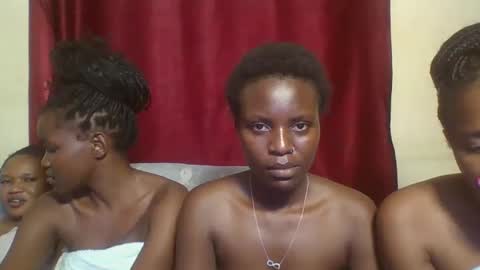 Snapshot of cutey_lunar chatting on 02-25-25, 03:52 cutey_lunar online show from 02-25-25, 03:52