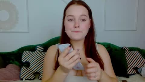 Nika  online show from 10-19-25, 09:37