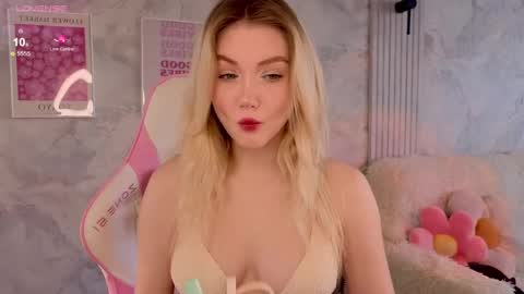 HelloMy name Eva online show from 05-01-26, 04:06